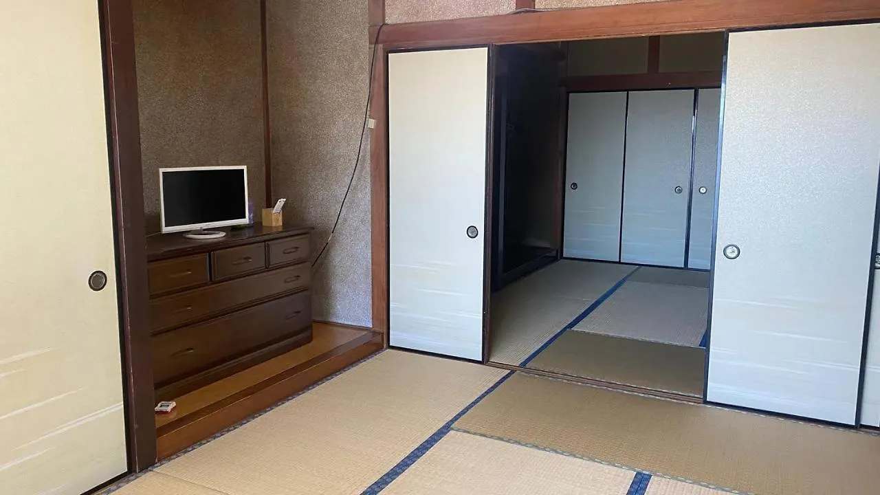 Mcarthur Heights Hotel Miura 3*,