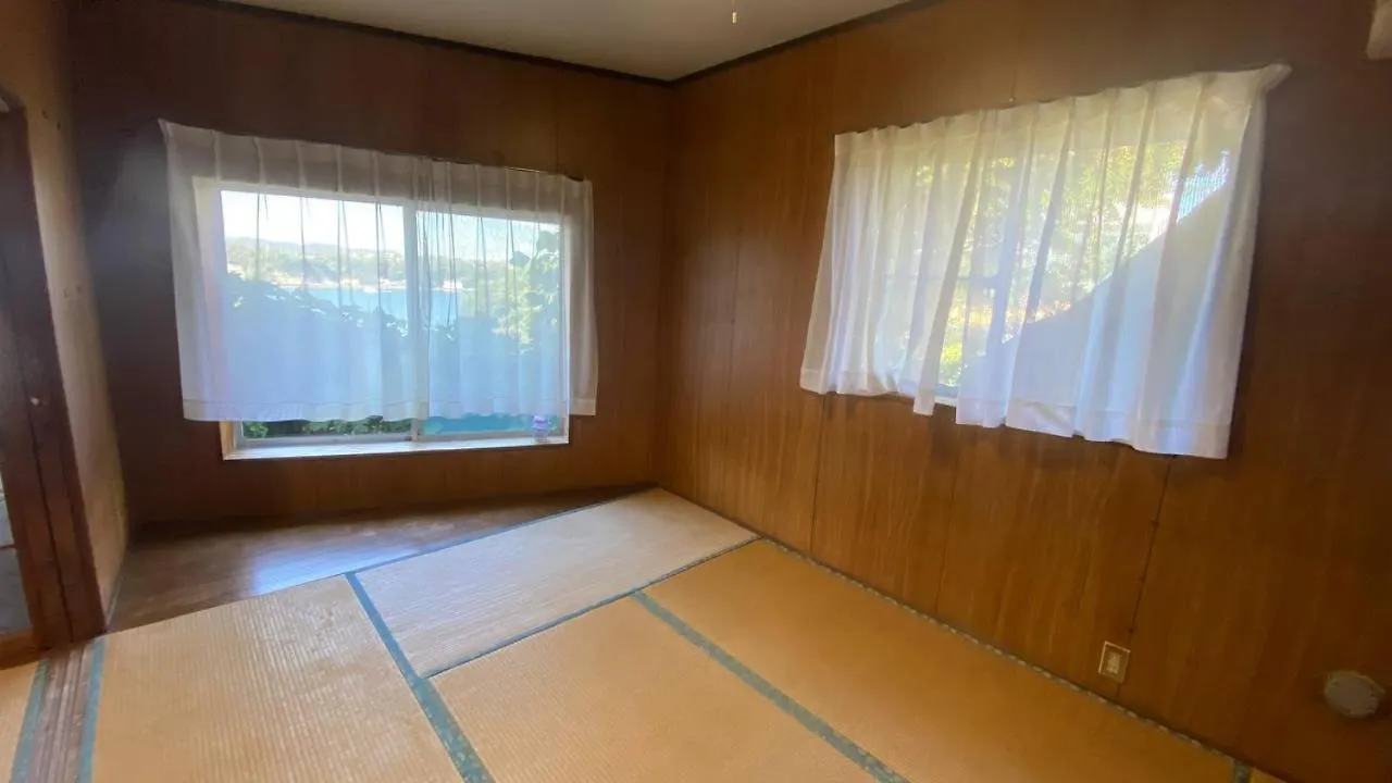 Mcarthur Heights Hotel Miura 3*,  Japón
